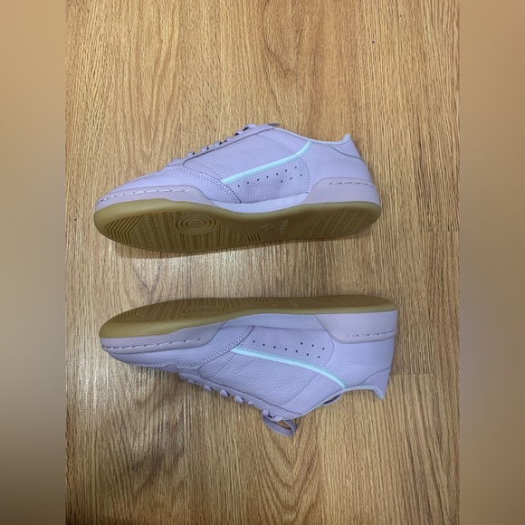 Size 10.5 Women’s Adidas shoes - Picture 7 of 8